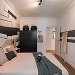 Ayet - 3 Bedrooms With Balcony In Alvalade