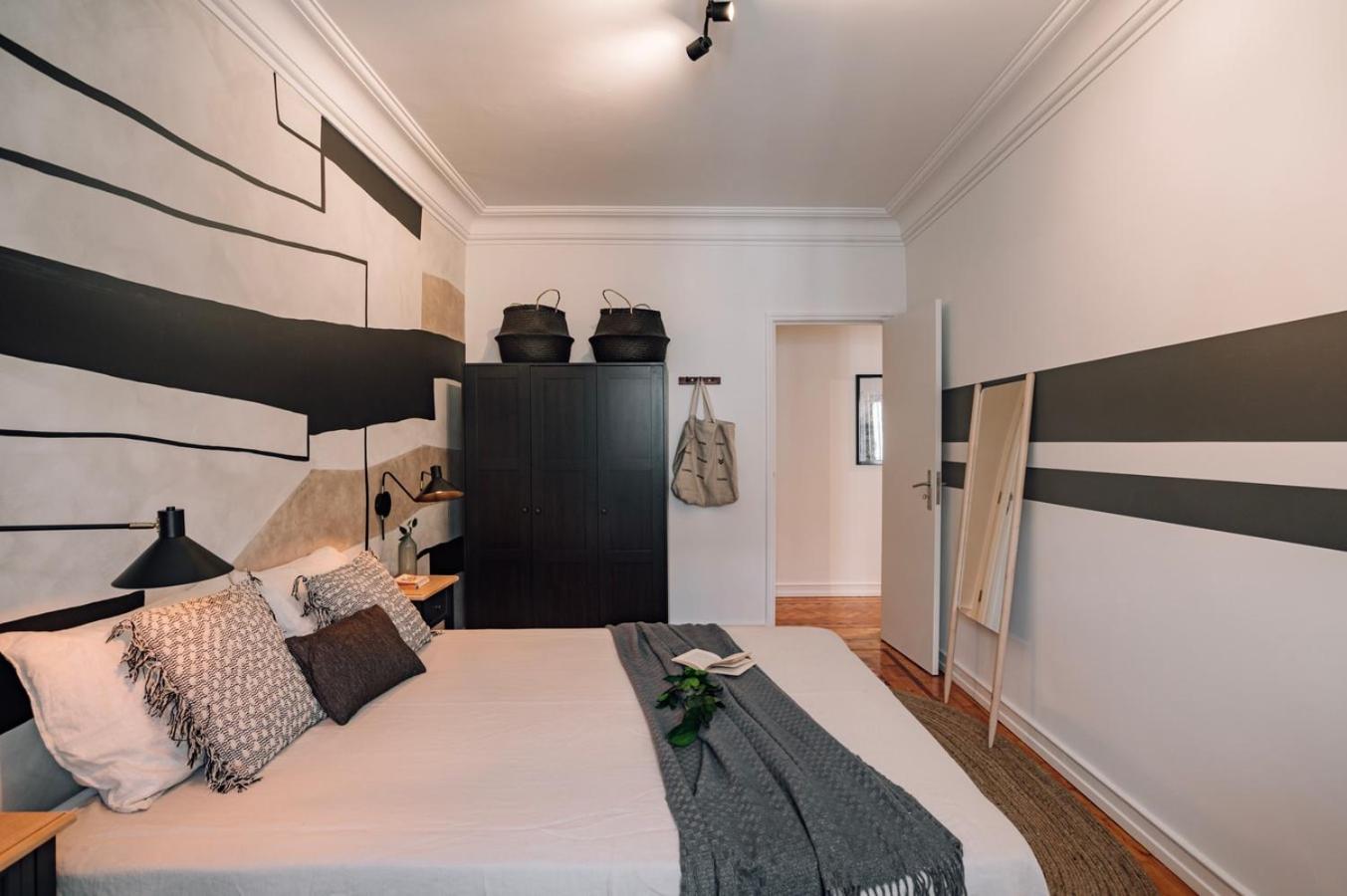 Apartment Ayet - 3 Bedrooms With Balcony In Alvalade