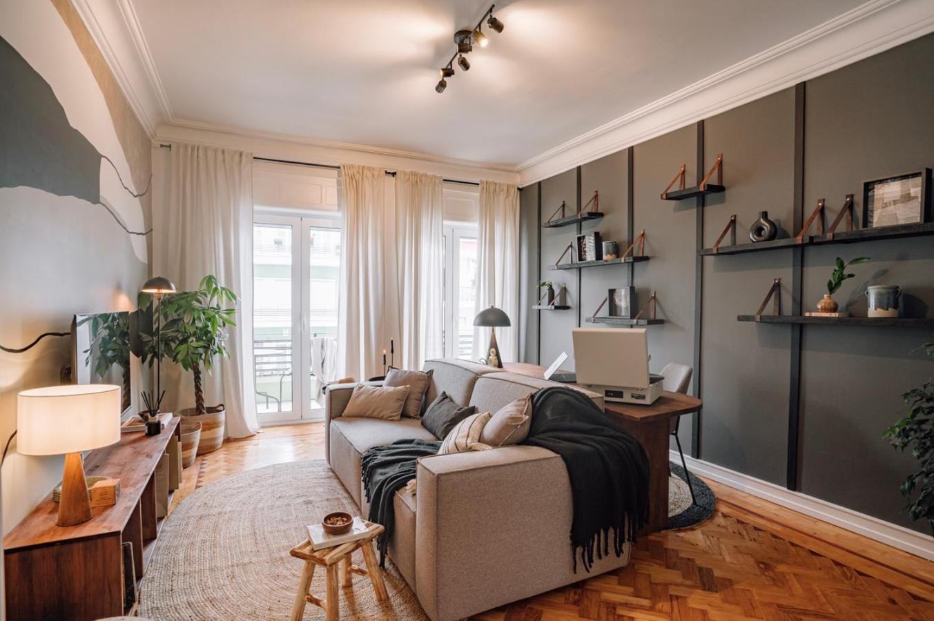 Ayet - 3 Bedrooms With Balcony In Alvalade * Lisbon