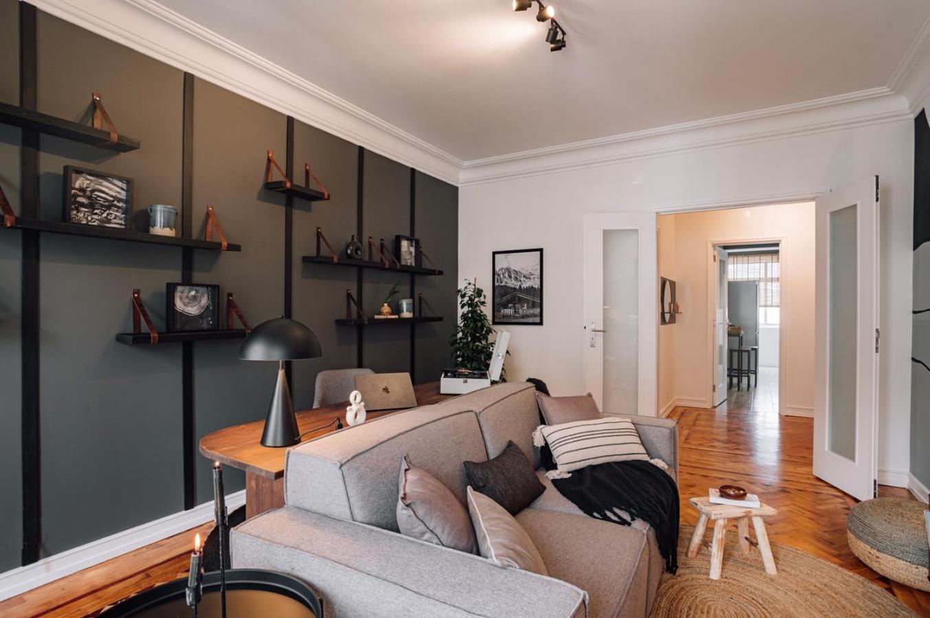 Ayet - 3 Bedrooms With Balcony In Alvalade Apartment *
